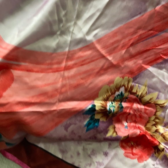 Heyin silk scarf - Picture 5 of 12